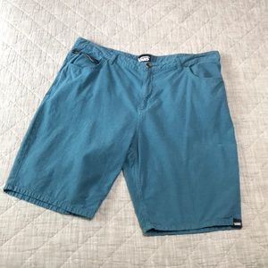 🔥Vans Men’s blue green color Vans shorts🔥